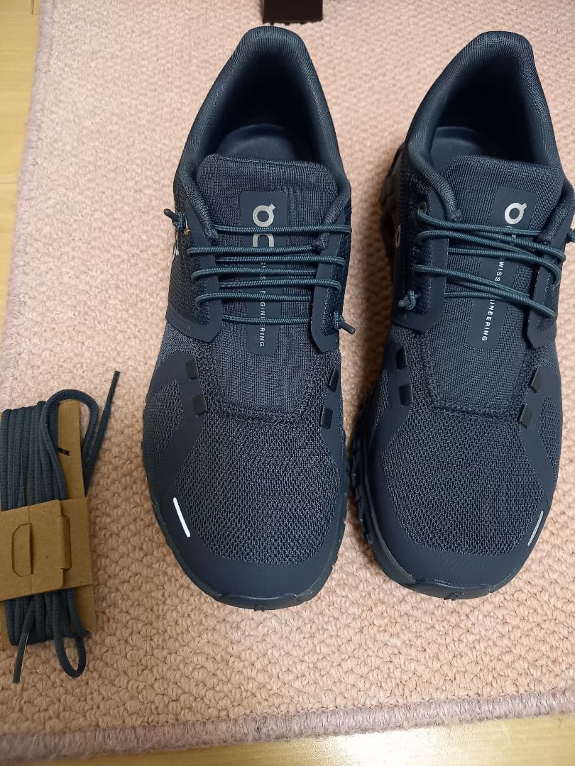 on cloud6スニーカー24cm ネイビー