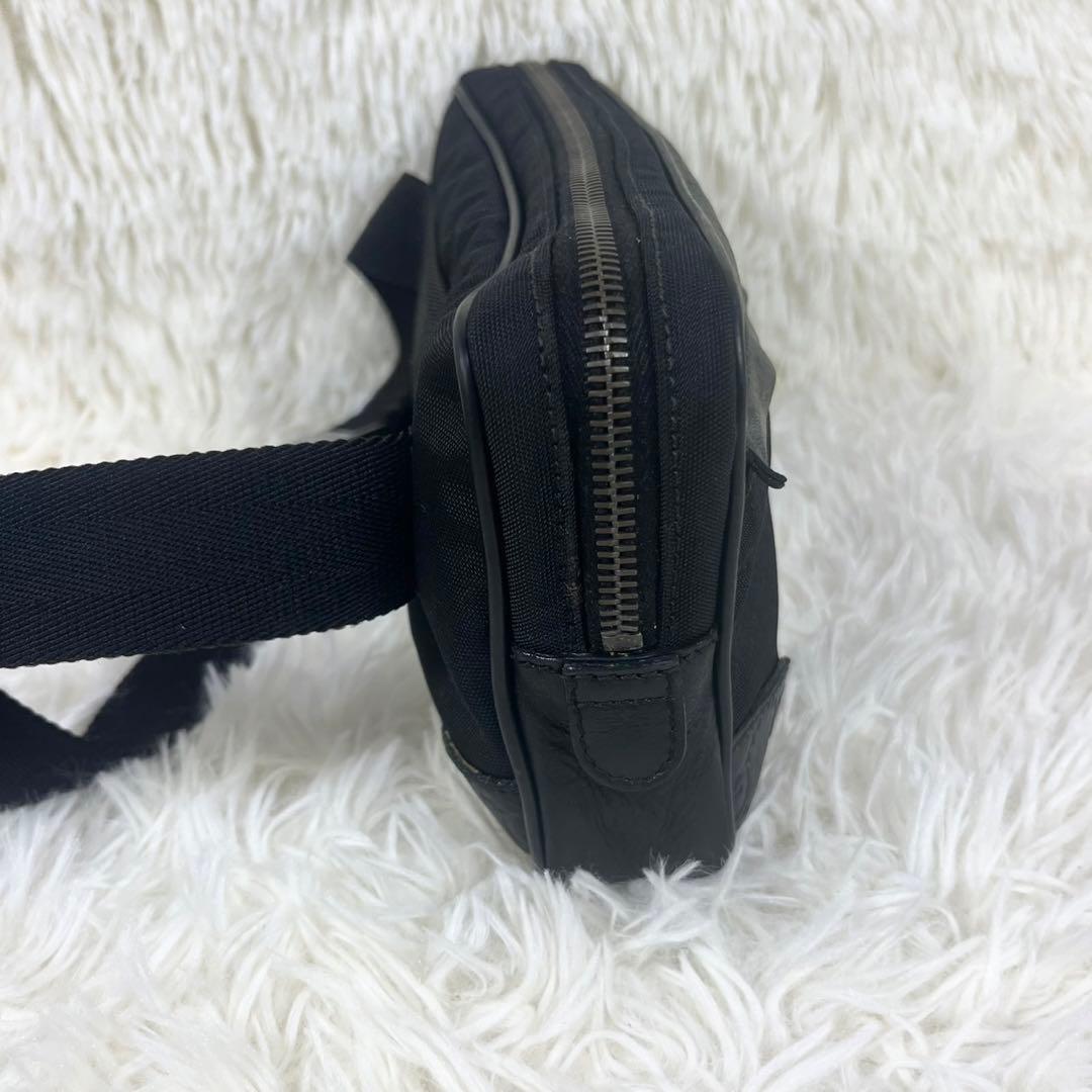 GUCCI グッチ ボディーバッグ シマレザー GG ロゴプレート