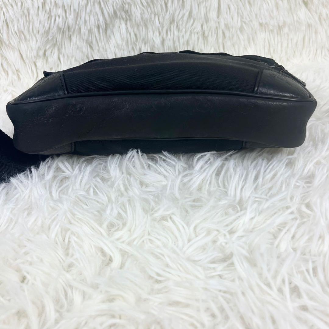 GUCCI グッチ ボディーバッグ シマレザー GG ロゴプレート