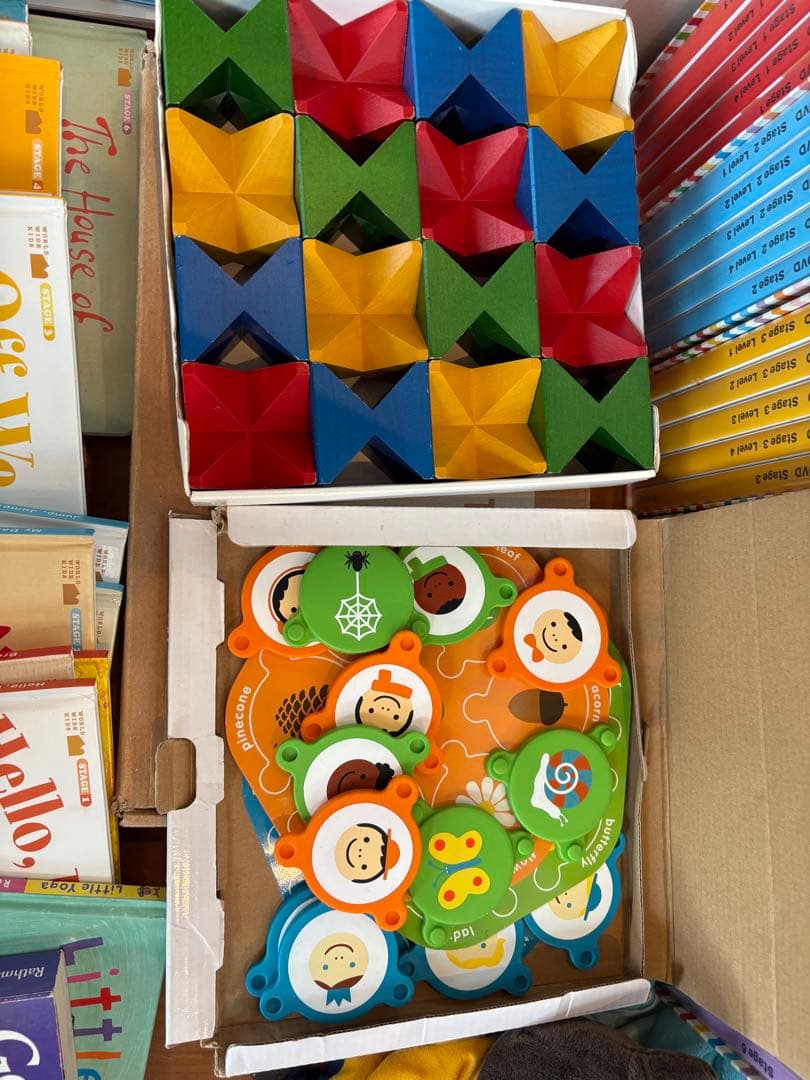 ワールドワイドキッズ　絵本と知育玩具のセット