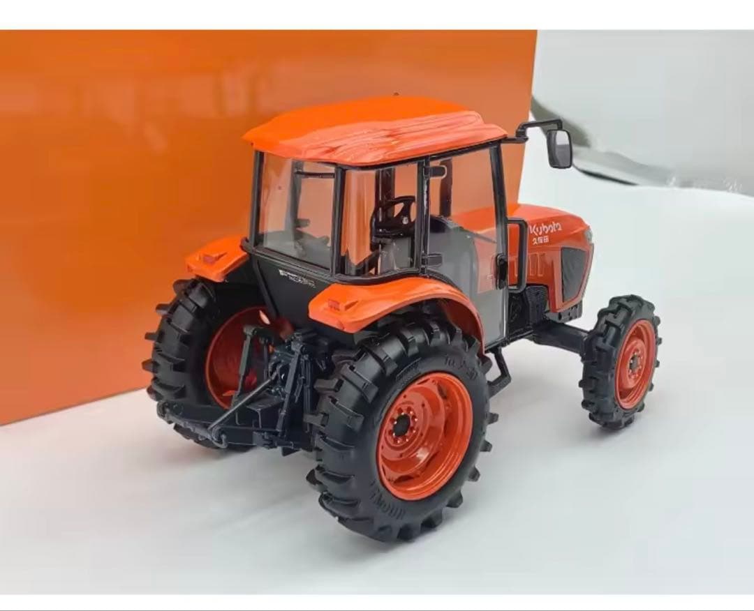 クボタ トラクター 1/24スケール モデル