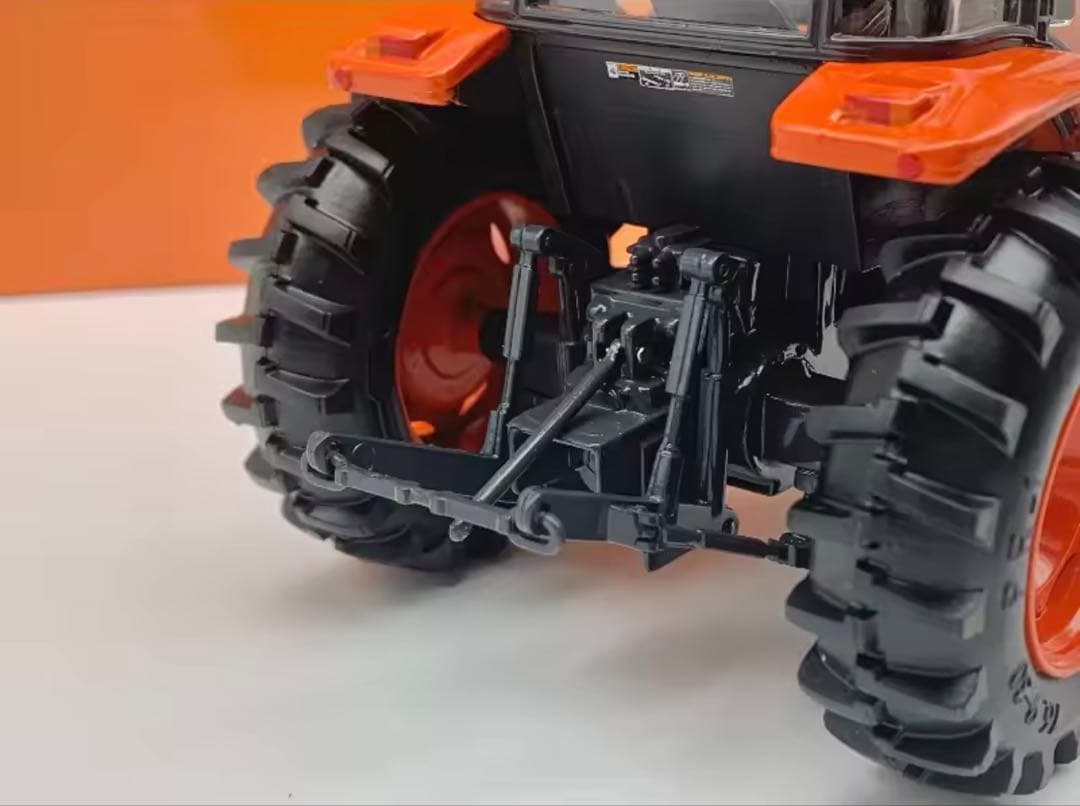 クボタ トラクター 1/24スケール モデル