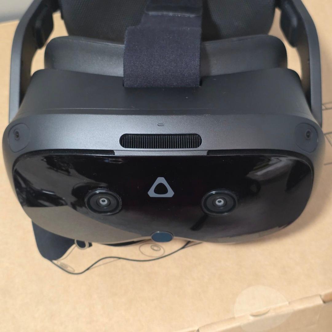 VIVE Focus Vision フェイシャルトラッカー ストリーミングキット