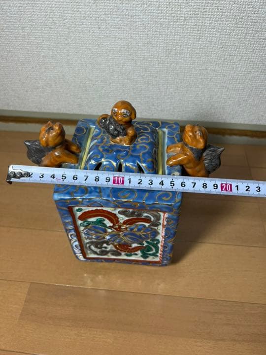 271 九谷焼　金彩赤絵　獅子四角香炉　古美術品　時代物