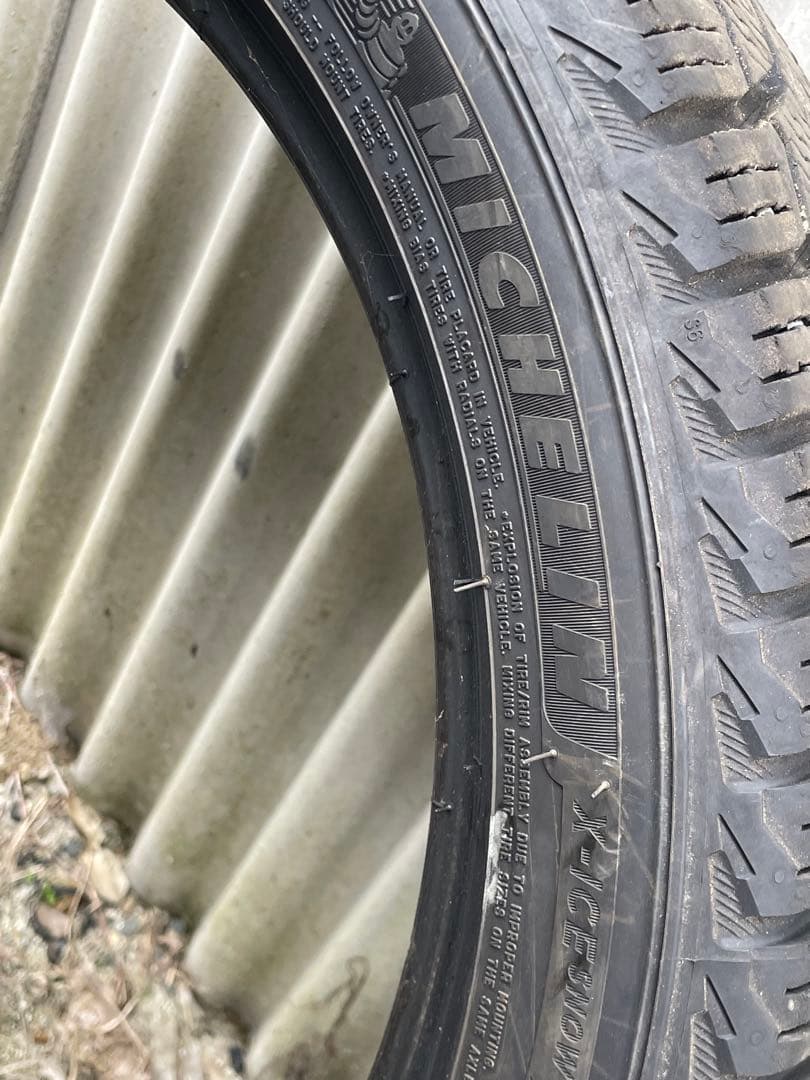 215/45R18 スタッドレスタイヤ　ミシュラン　中古2本セット