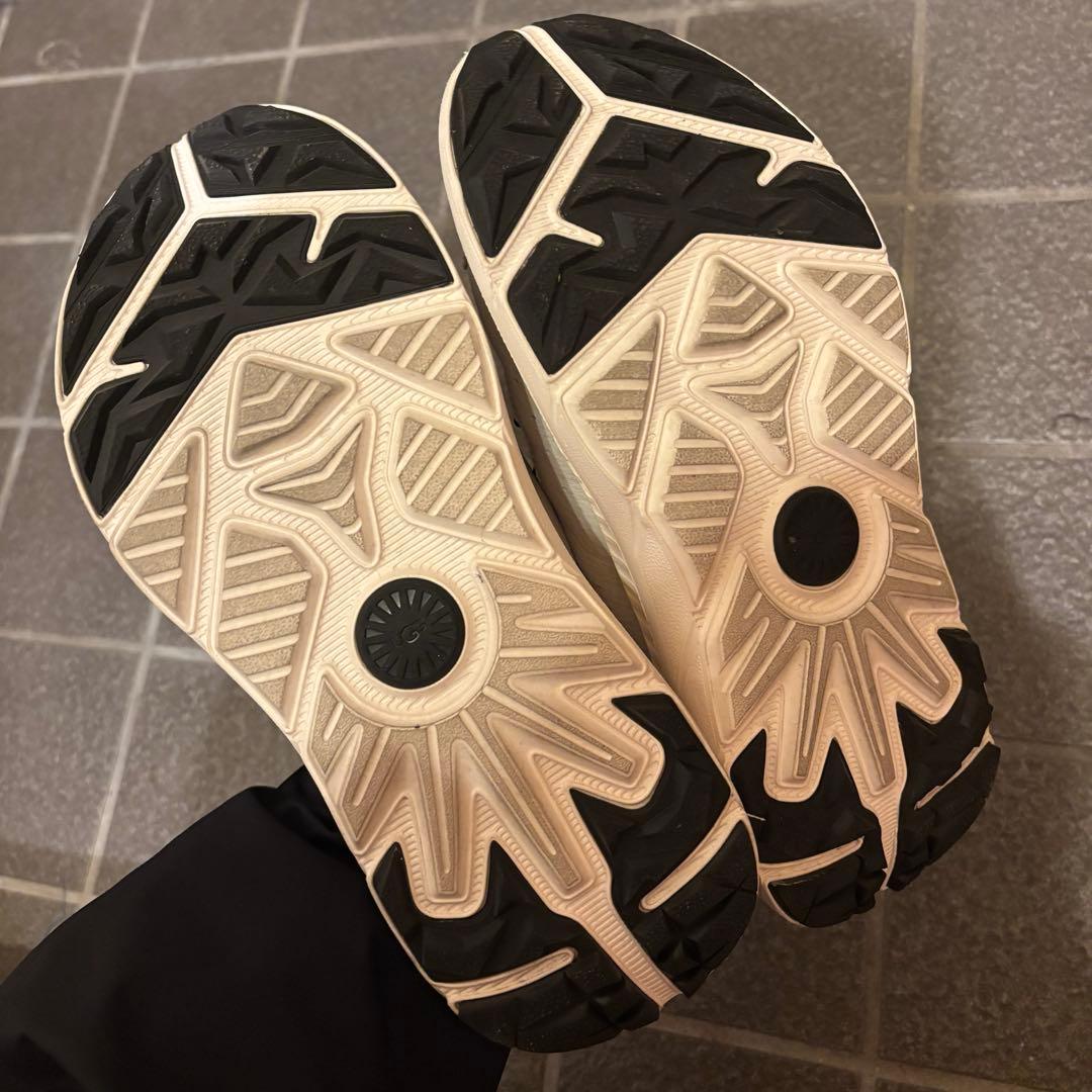 UGGスニーカー