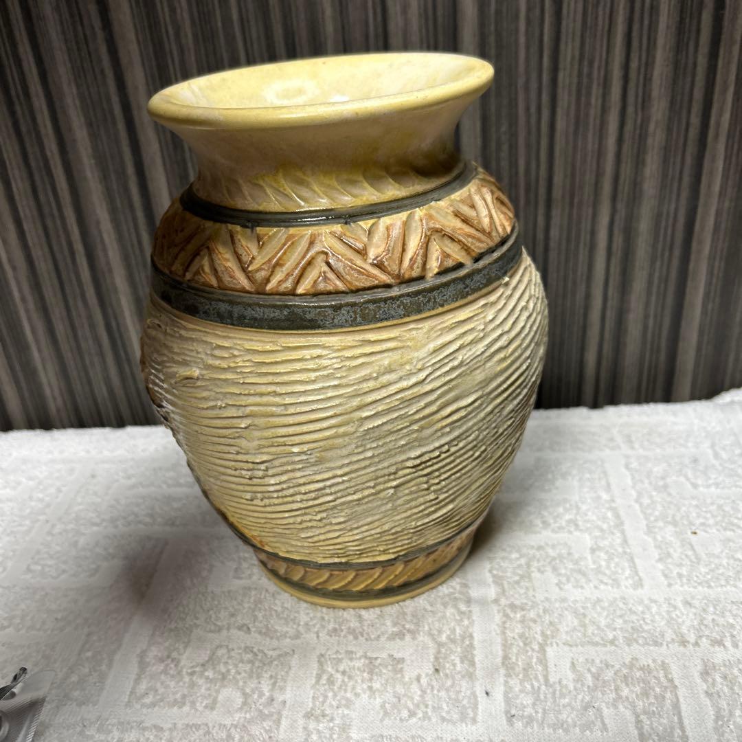 直山造 虎の彫物 花瓶 花器 陶器 レトロ 回顧趣味