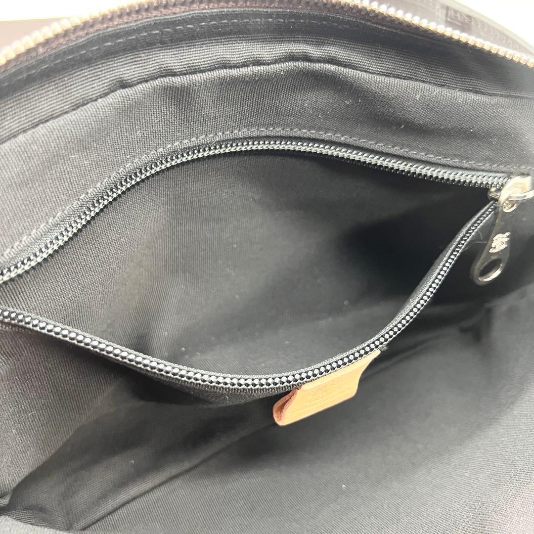 【現行モデル✨美品】イルビゾンテ　ボディバッグ　メタルバックル　レザー　濃茶