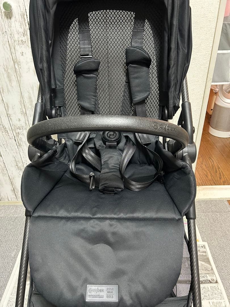 cybex merioブラックベビーカー 折りたたみ式　AB