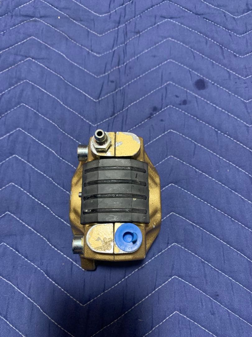 brembo 旧カニ　赤パット付き