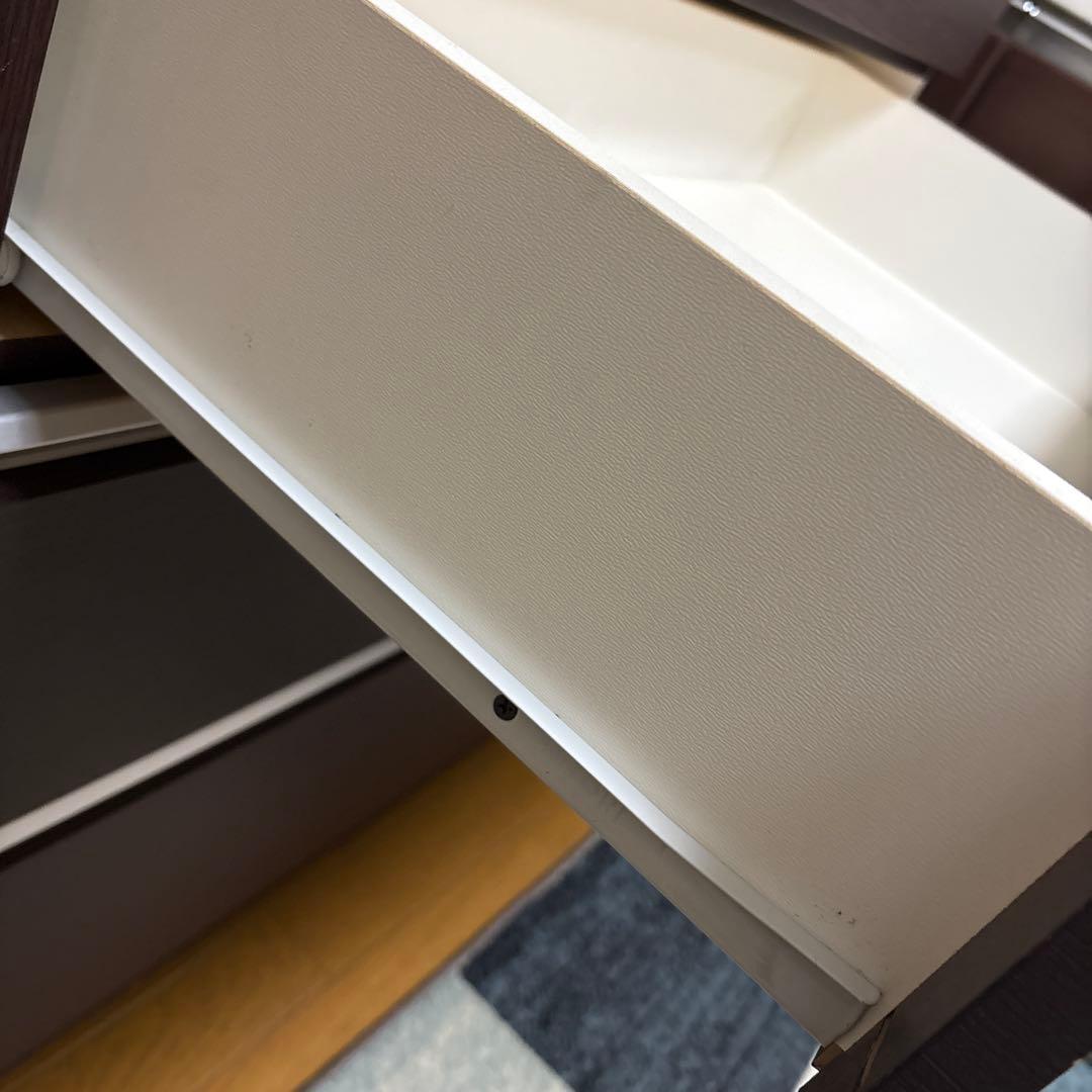 ニトリチェスト