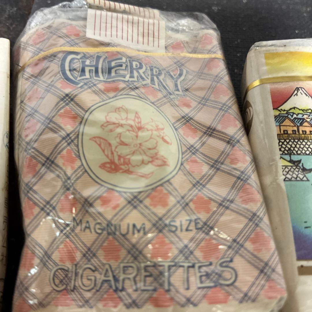 レトロ箱タバコパッケージとキセル