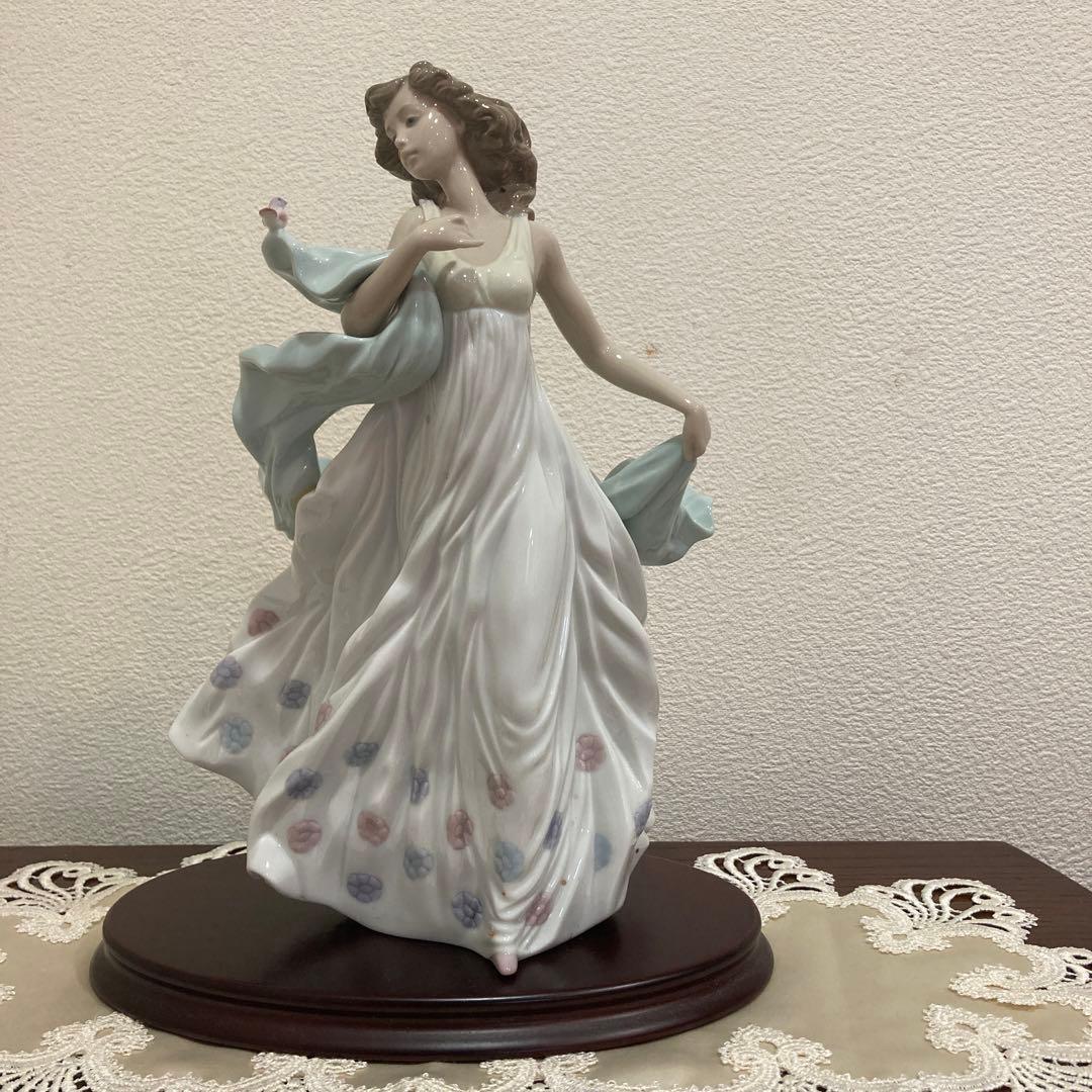 リヤドロ　「夏のセレナーデ」