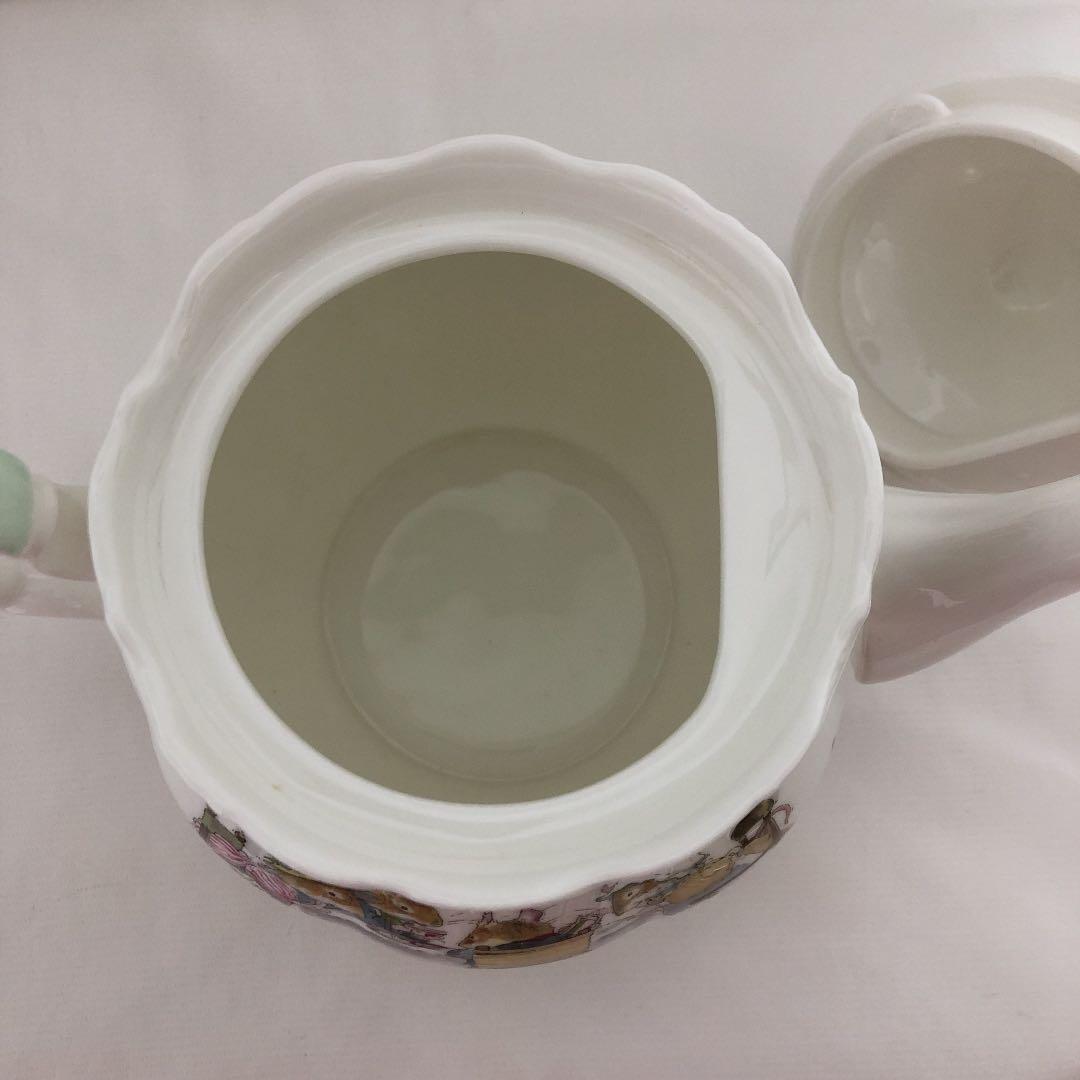 ティーポット ロイヤルドルトン ブランブリーヘッジ