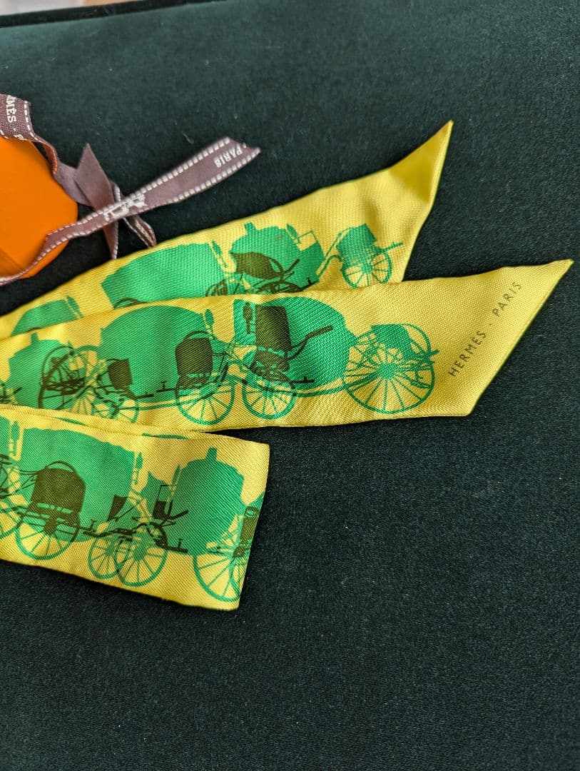 HERMES 馬車プリント スカーフ