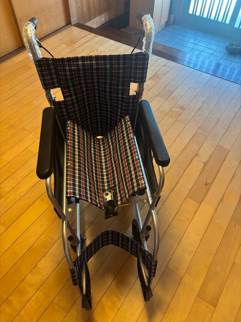 新品未使用　車椅子　日進医療器