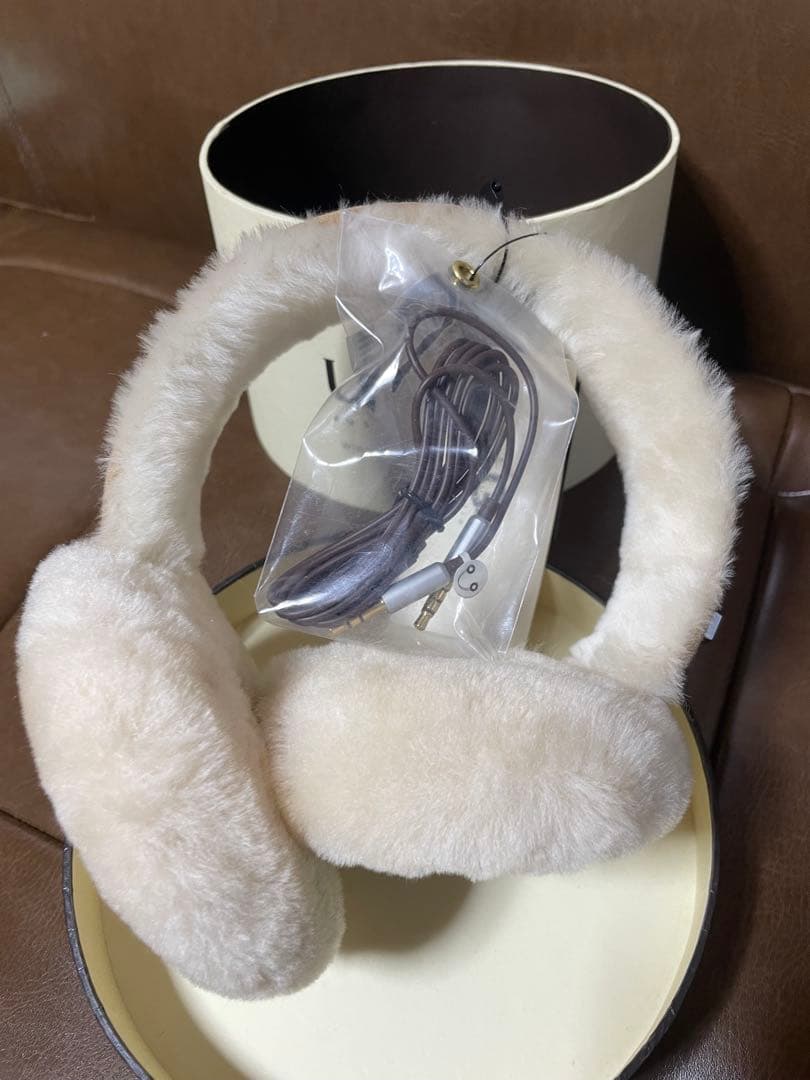 UGG 耳あて　イヤマフ　イヤーマフラー