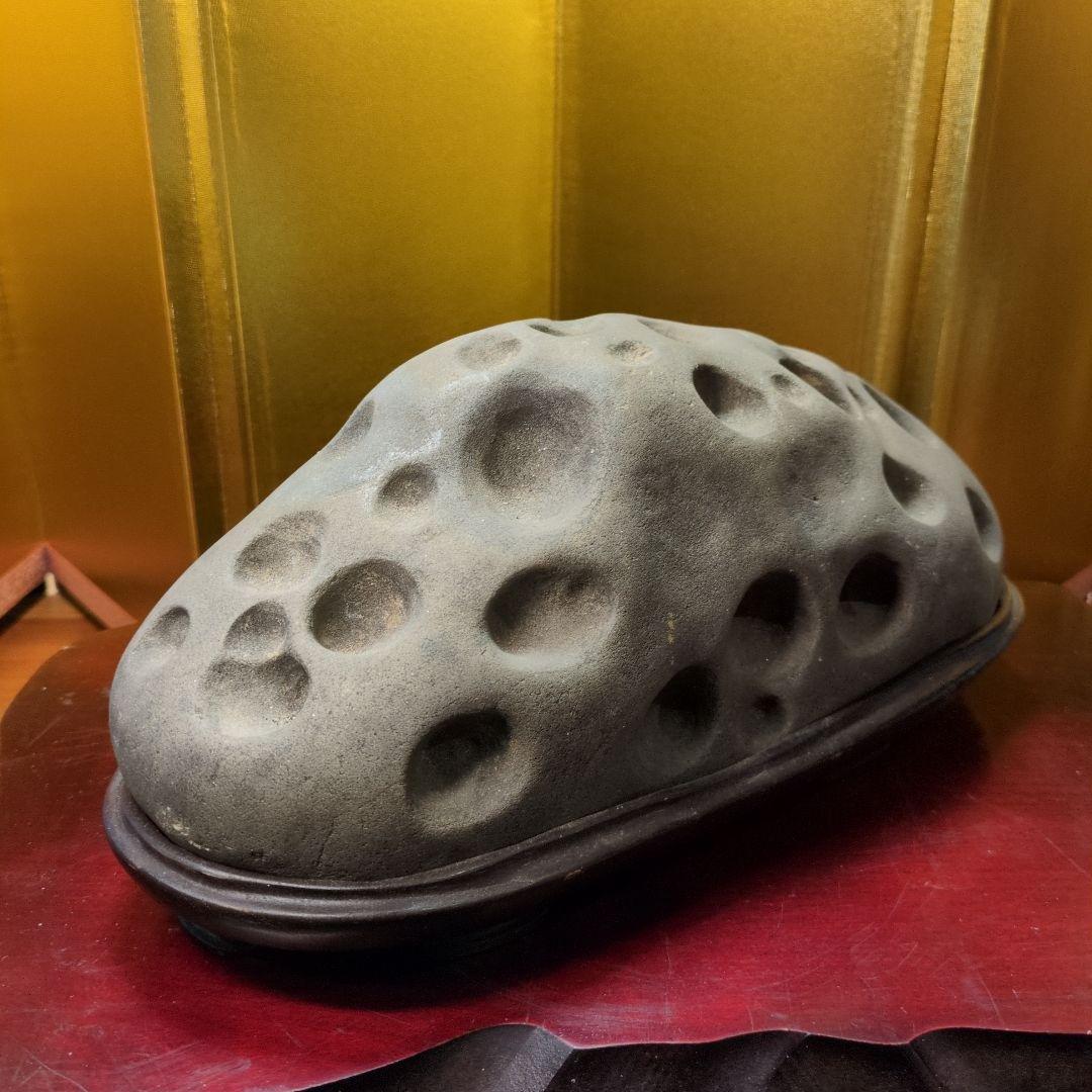 水石 天然石 約2.6kg 原石 陥没 鑑賞石 自然石 専用台座付き 希少 レア