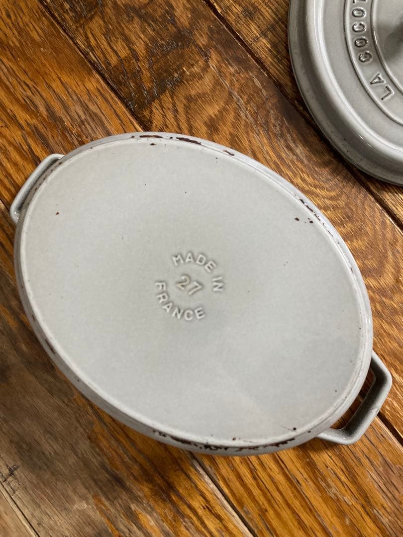 【staubストウブ】IH&ガス対応 27cmオーバル鍋 ※定価40,700円