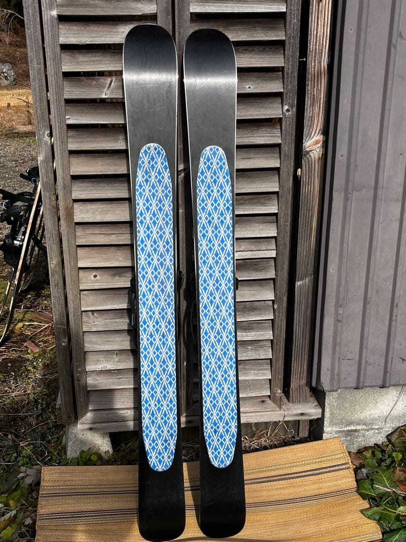 ブルーモリスのスキーシュー「スノーハイク」21-22モデル