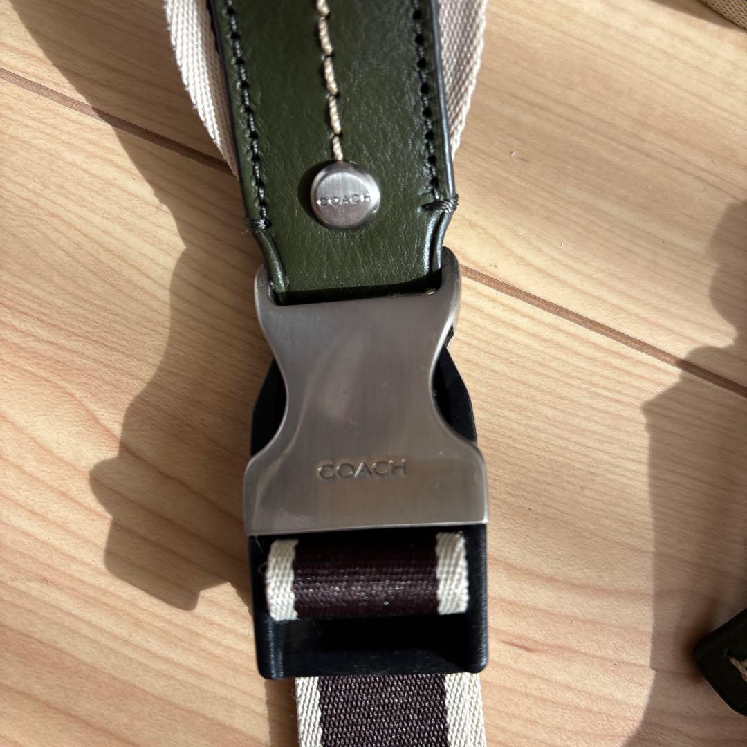COACH オリーブグリーン スリングバッグ