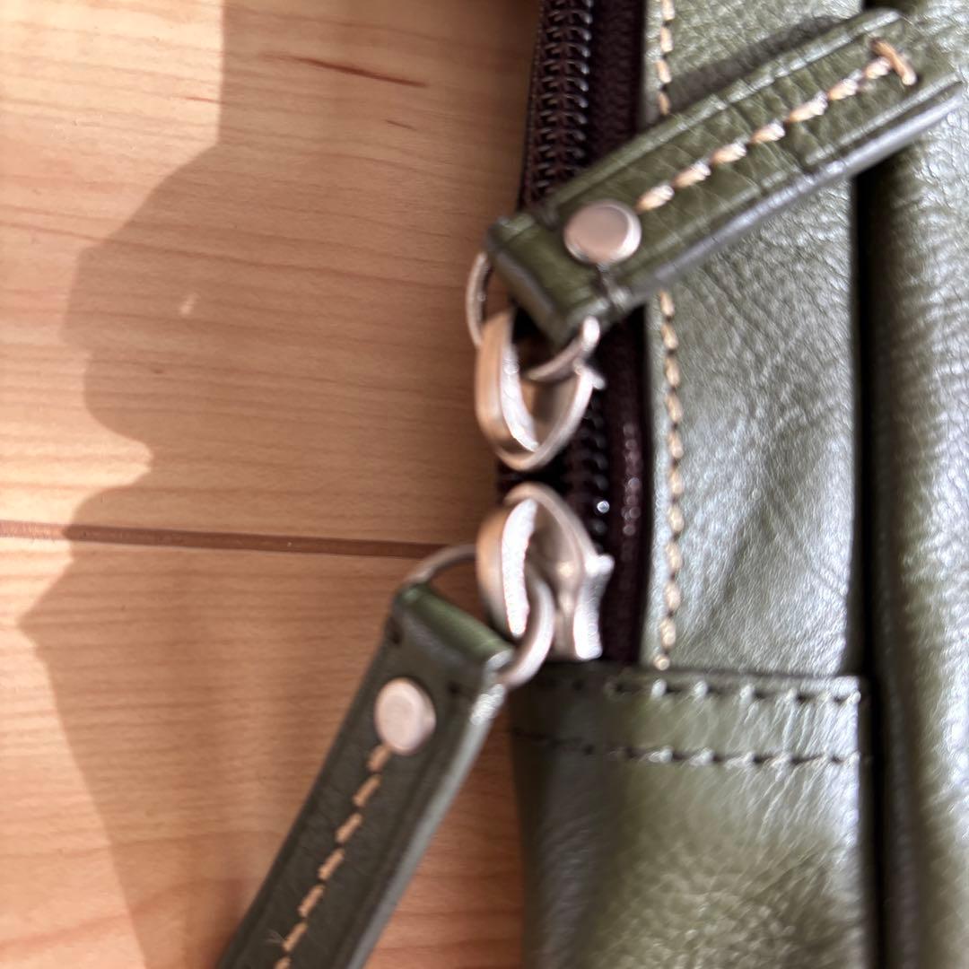 COACH オリーブグリーン スリングバッグ