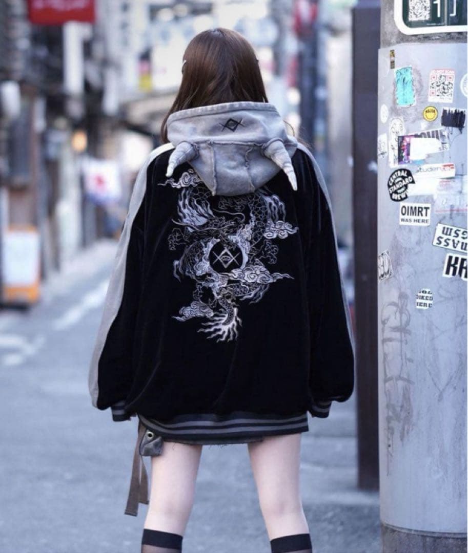 REFLEM ドラゴン刺繍ベロアスカジャン シルバー