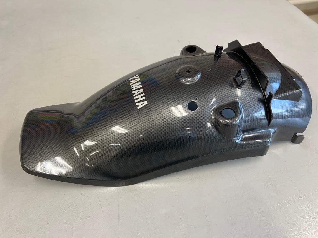 v max 純正カーボン調リアフェンダー