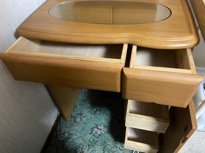 美品 送料込み 三面鏡のドレッサー 化粧台　IDC大塚家具 エレガント