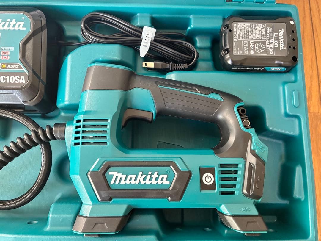 Makita MP100D 充電式空気入れ