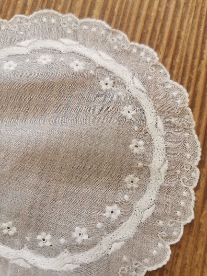 アンティーク マディラ刺繍レース 桜草 オーガンジー ダブルスカラップドイリー