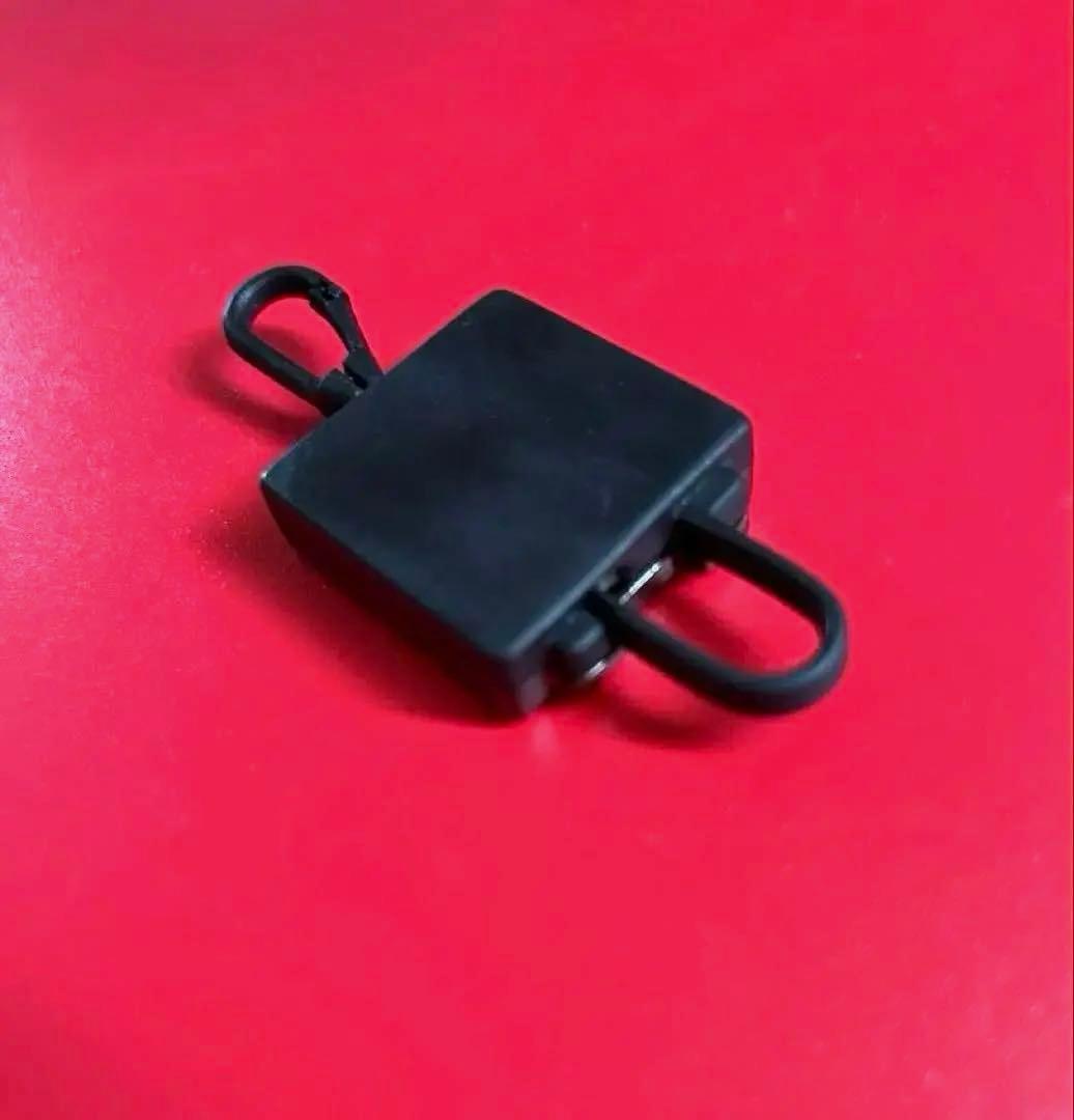 【新品】PRADA リールキーホルダー