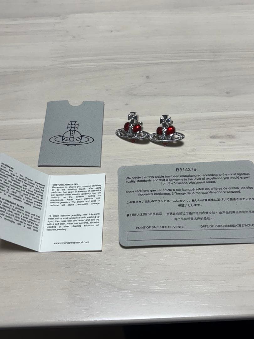 【保証書】Vivienne Westwood ハートピアス　ディアマンテ　レッド