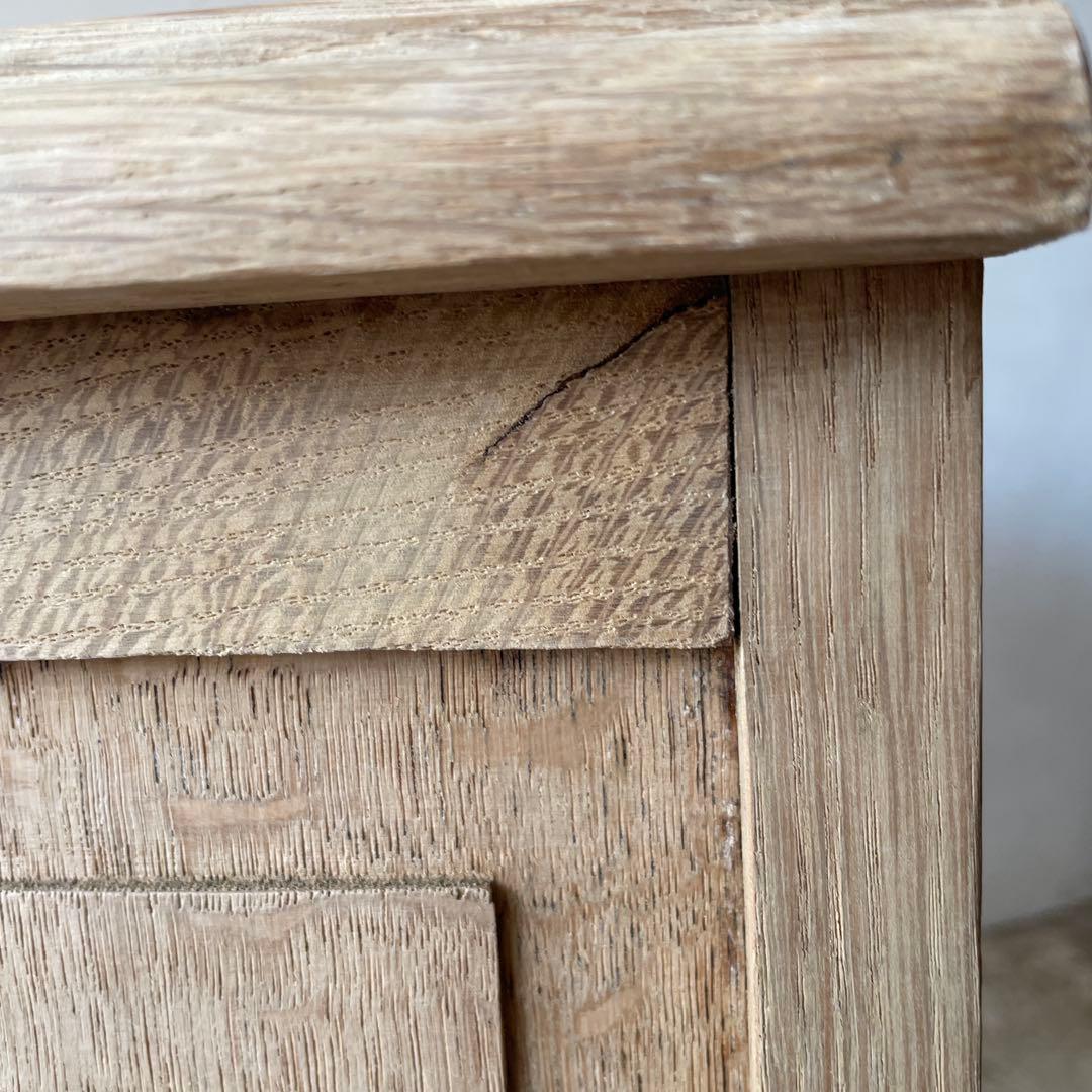 ビンテージ キャビネットベッドサイドテーブル 　猫脚　右開き　剥離