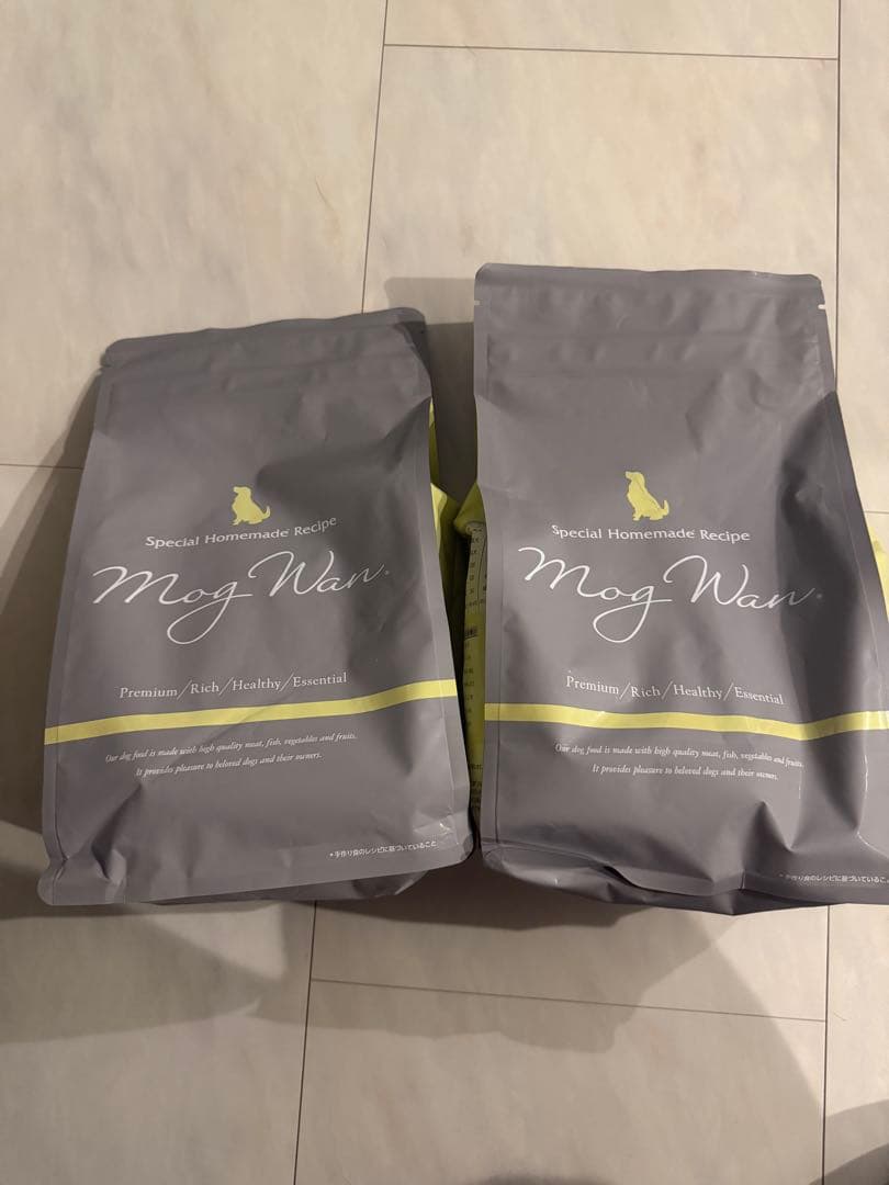 モグワン チキン&サーモン ドライフード 1.8kg 2個