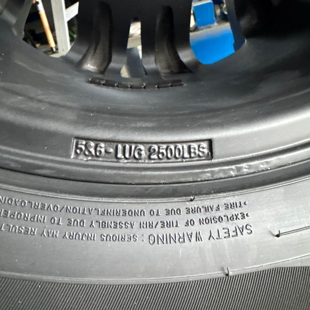 KJ！TJラングラーなどに　未使用　17インチ　スタッドレス