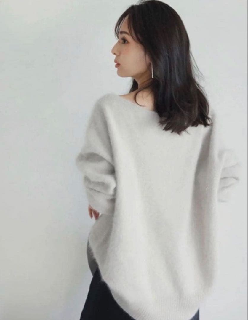 【美品】anuans ラクーンボートネックニットプルオーバー　アイスグレー