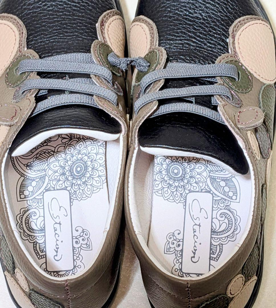 『新品・未使用』エスタシオン本革ドット柄スリッポンスニーカーSSサイズ