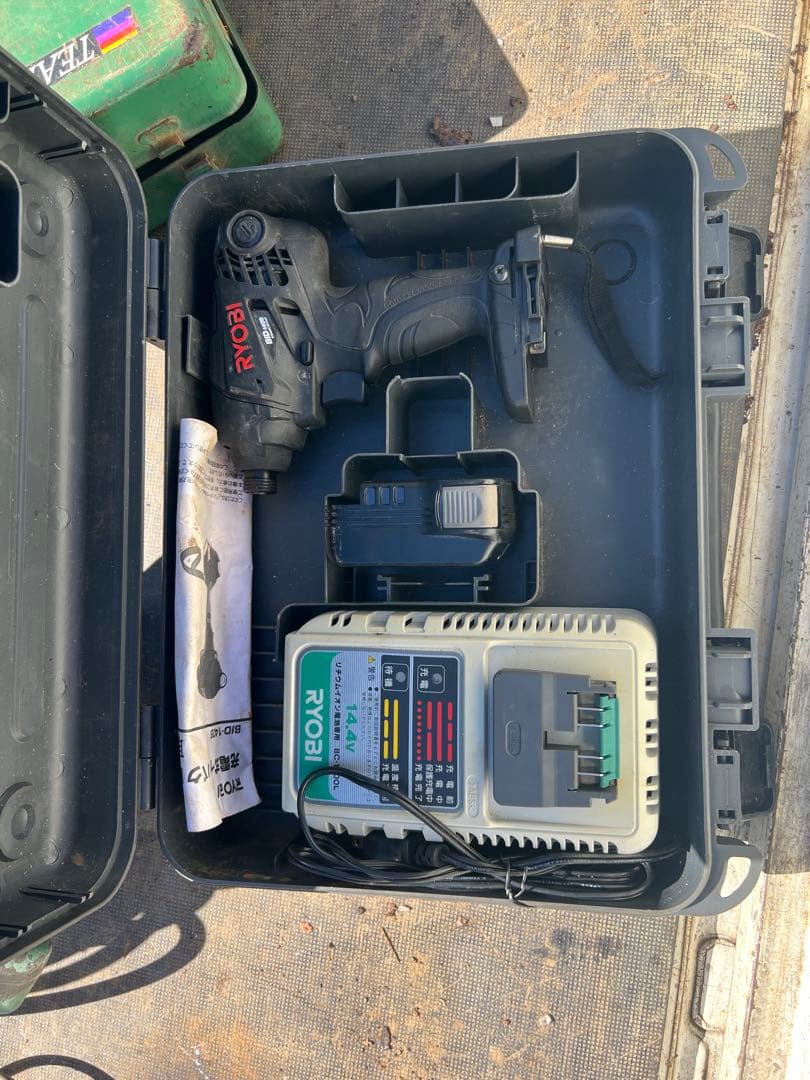 HG15000DX ポータブル発電機 赤