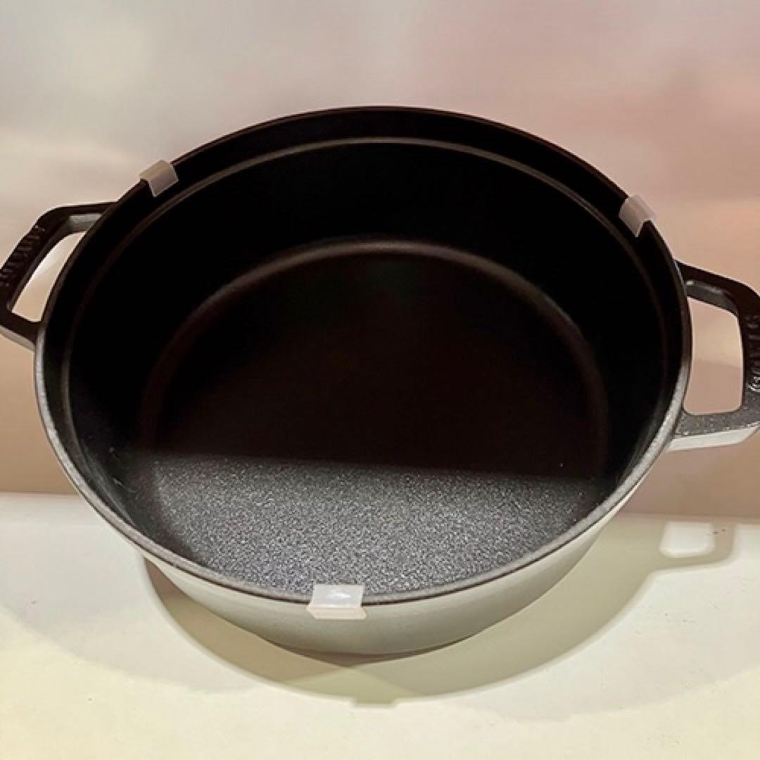 Staub ストウブ シャローココット 26cm ラウンド ブラック 両手鍋
