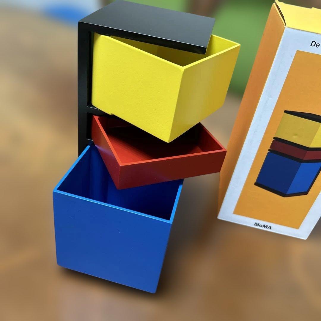 MoMA 小物入れタワー