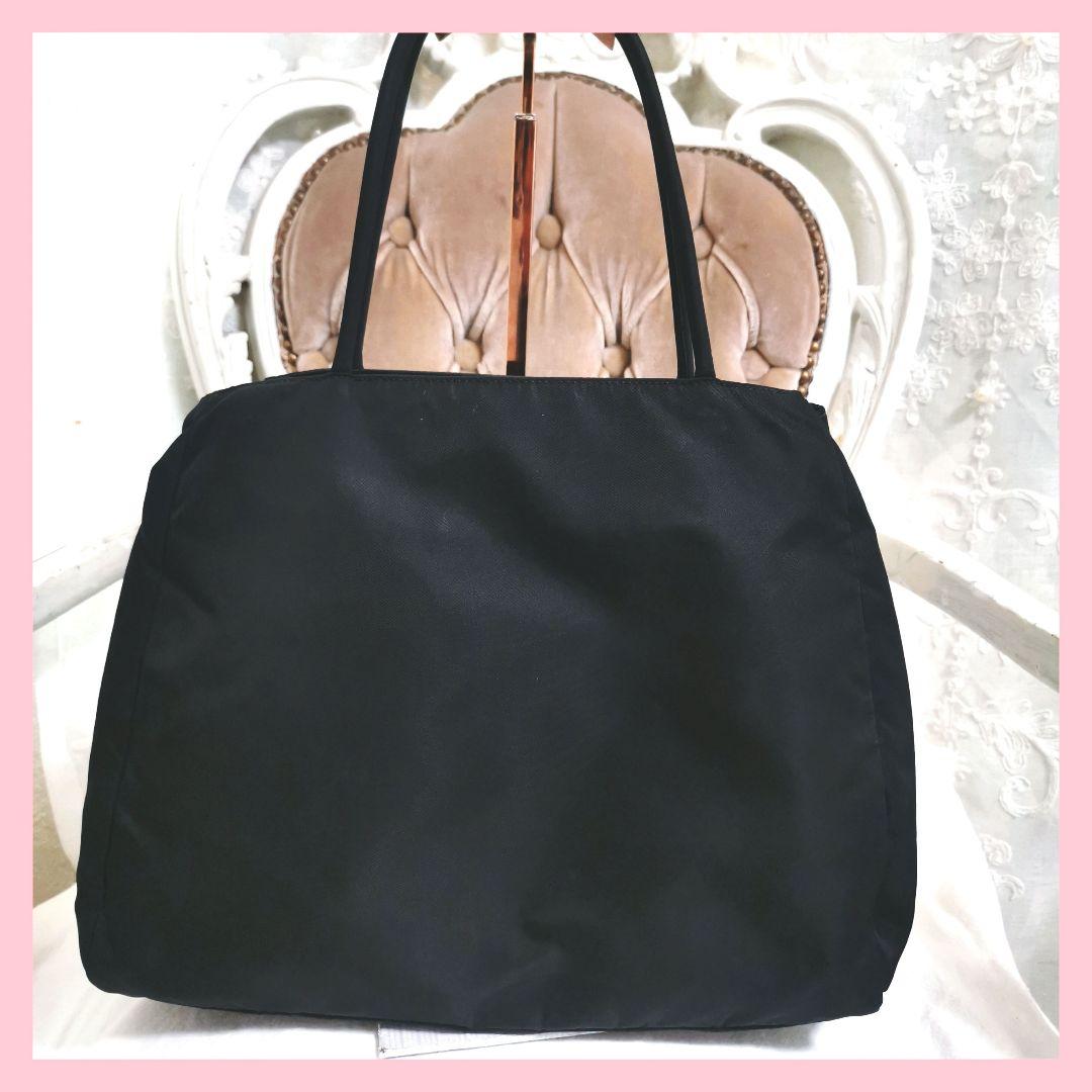 【美品】プラダPRADA 肩掛け台形トートバッグ黒ハンドバッグ 鑑定済!