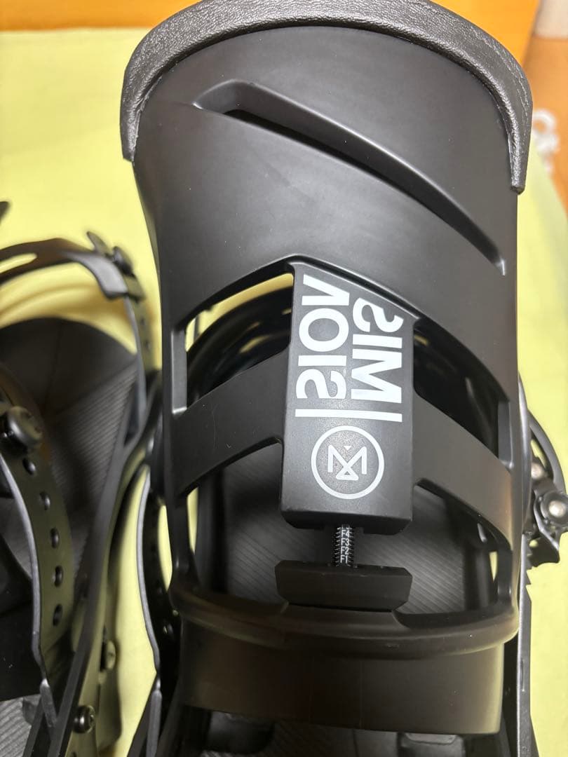 美品 BURTON バートン MISSION ミッション 24-25 Mサイズ
