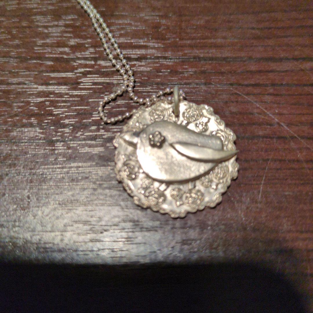 鳥のチャームシルバーネックレス