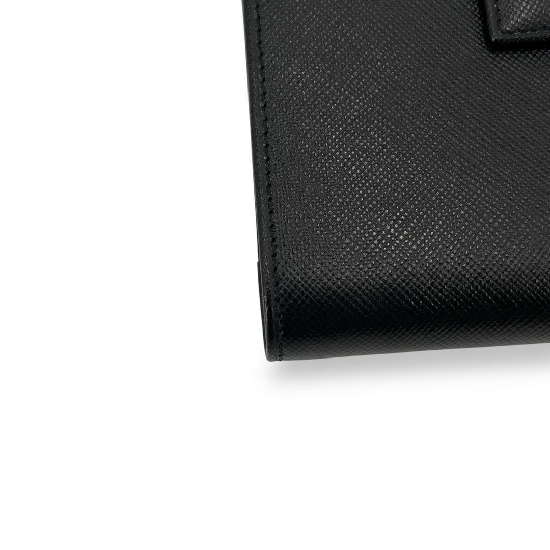 付属品完備　PRADA 二つ折り財布　三角ロゴ　ブラック　サフィアーノレザー