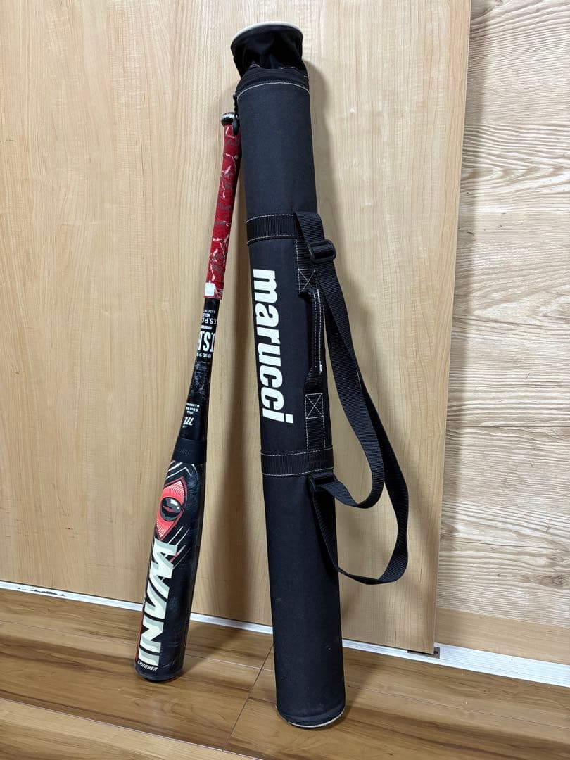 Marucci INVICTA バットとケースセット（アカオニ）