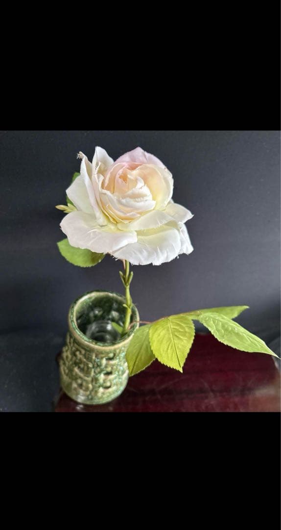 アートフラワーブーケ　花　アートフラワー　造花　薔薇　バラ　管理番号1ー白い薔薇