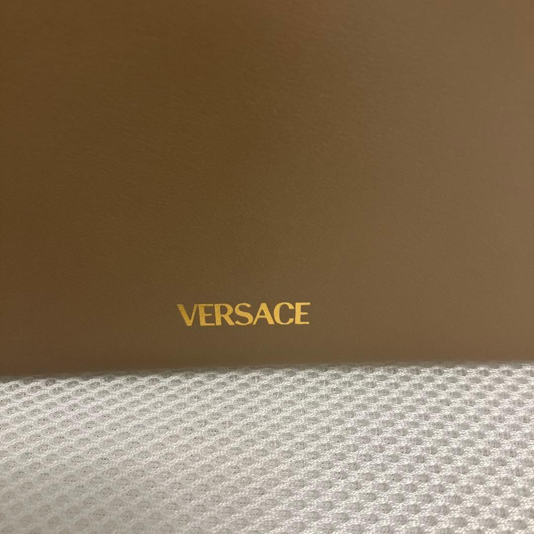 新品　ヴェルサーチ　ラウンドファスナー　長財布　メドューサ　ベージュ