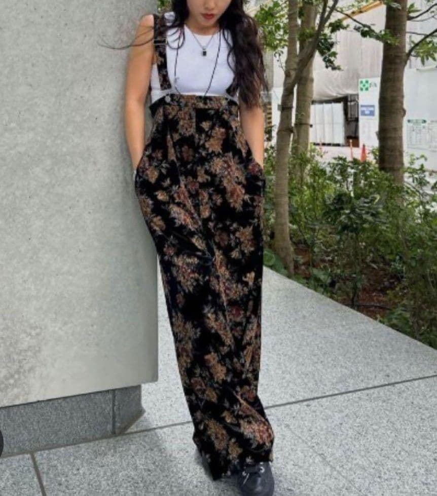 サロペット・オーバーオール・オールインワン AMERI FLOWER PRINT VELOUR PANTS