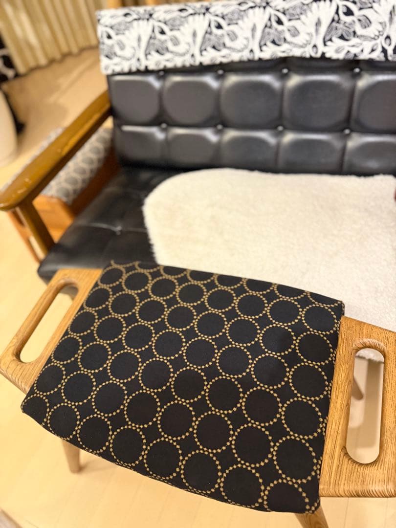 ミナペルホネン使用スツール　オットマンハンス.j.ウェグナーデザインリプロダクト